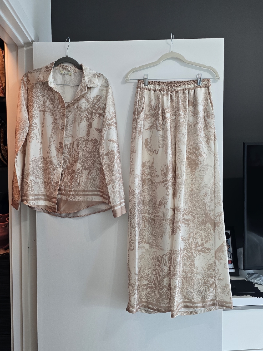 Women's Cream & Beige Printed Satin Set - Elegant Resort Style